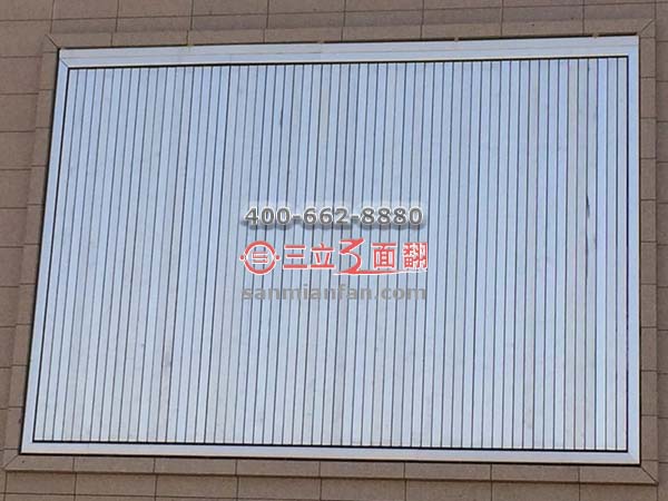 戶外大型跨道橋三面翻廣告牌媒介傳播特點(diǎn)